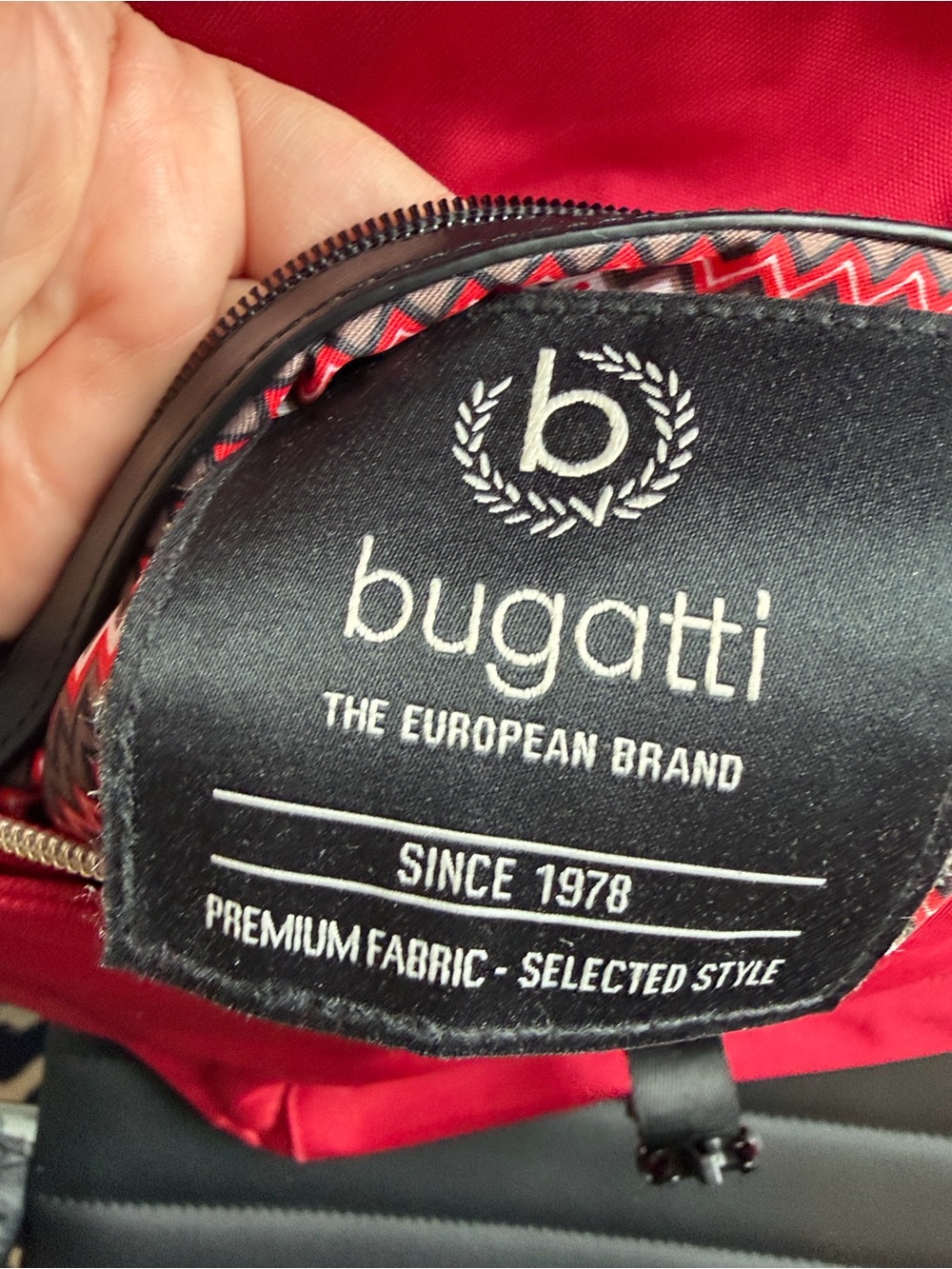 Bugatti Red Crossbody Bag with Black Strap and Gold Buckle - Picture 7 of 9